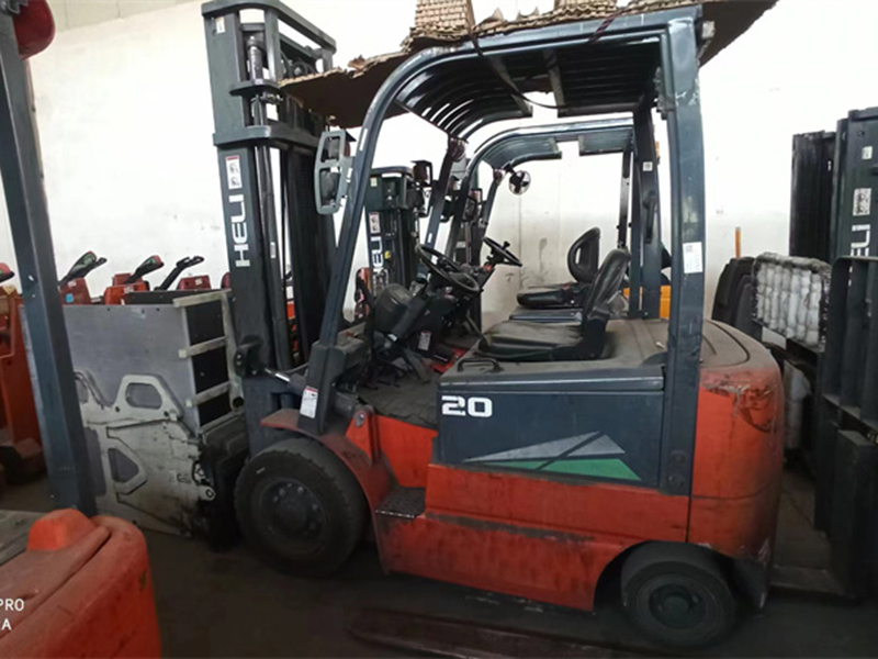 2吨 合力电动叉车  带包夹属具 出租